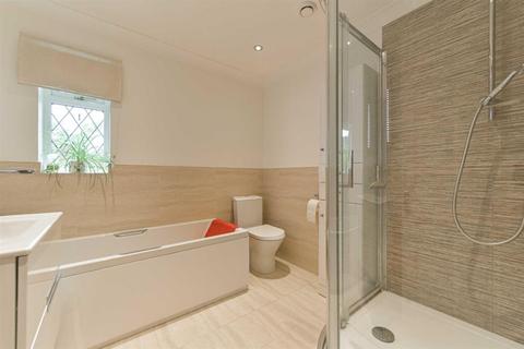 2 Stag Leys Close, Banstead, SM7 3AH