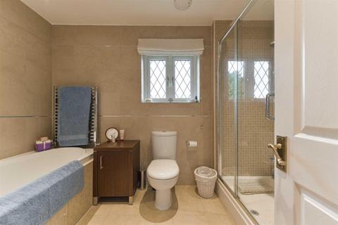2 Stag Leys Close, Banstead, SM7 3AH