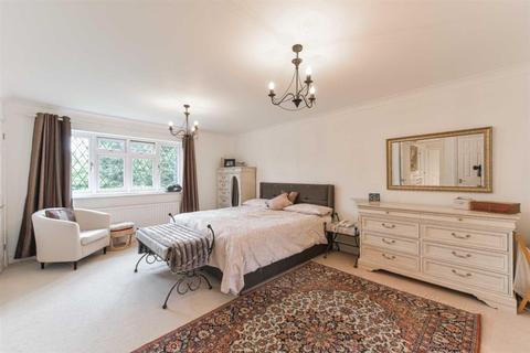 2 Stag Leys Close, Banstead, SM7 3AH