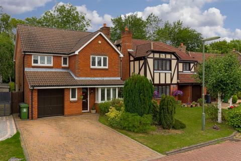 5 Delves, Tadworth, KT20 5UF