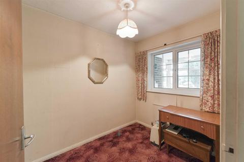 7 The Brindles, Banstead, SM7 1AE