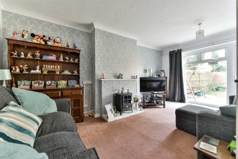 10 Cheviot Close, Banstead, SM7 2PD