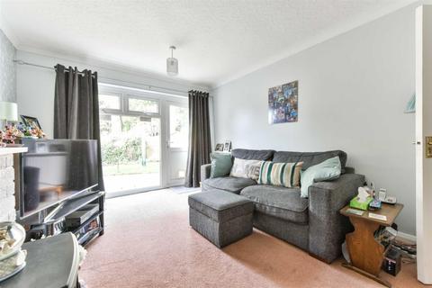 10 Cheviot Close, Banstead, SM7 2PD
