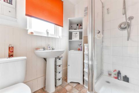 10 Cheviot Close, Banstead, SM7 2PD
