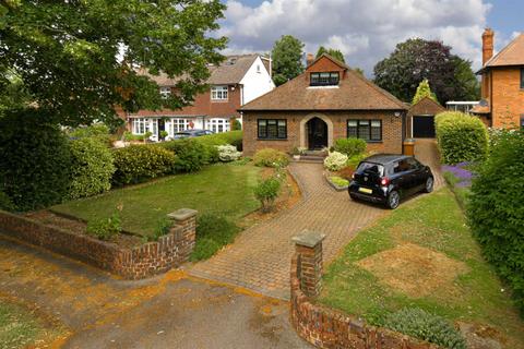 15 Cunningham Road, Banstead, SM7 3HG