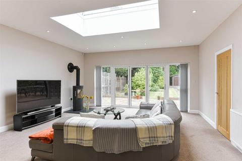 15 Cunningham Road, Banstead, SM7 3HG