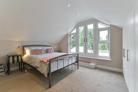 15 Cunningham Road, Banstead, SM7 3HG