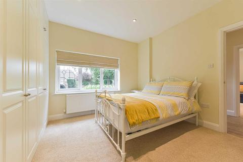 15 Cunningham Road, Banstead, SM7 3HG