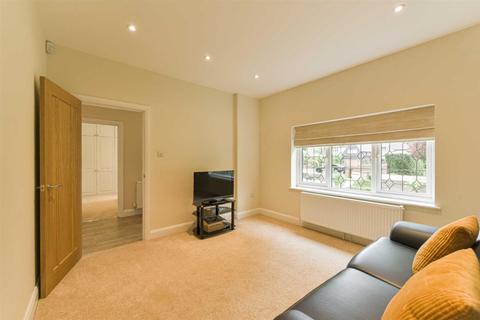15 Cunningham Road, Banstead, SM7 3HG