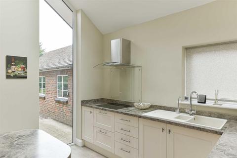15 Cunningham Road, Banstead, SM7 3HG