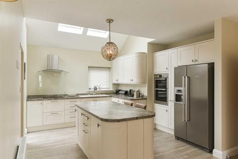 15 Cunningham Road, Banstead, SM7 3HG