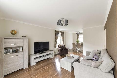 11 Stirling Close, Banstead, SM7 2HR