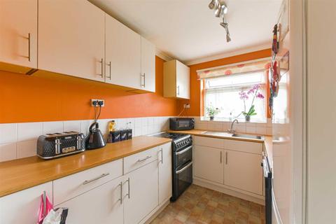 11 Stirling Close, Banstead, SM7 2HR
