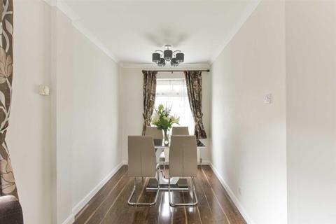 11 Stirling Close, Banstead, SM7 2HR