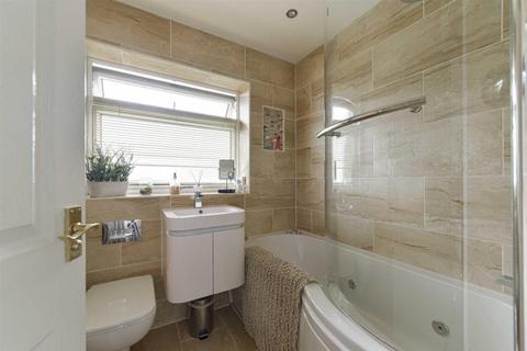 11 Stirling Close, Banstead, SM7 2HR
