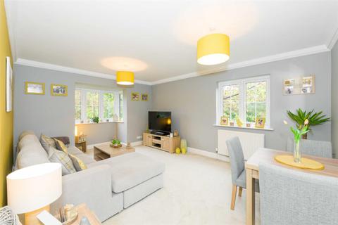 23 Corner Farm Close, Tadworth, KT20 5SJ