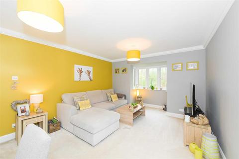 23 Corner Farm Close, Tadworth, KT20 5SJ