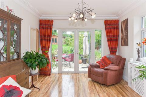 4 Warren Road, Banstead, SM7 1LA