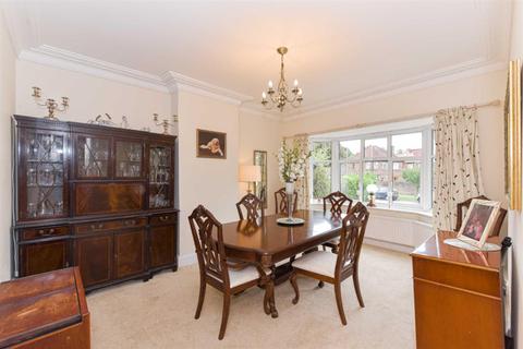 4 Warren Road, Banstead, SM7 1LA