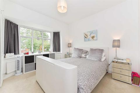 4 Warren Road, Banstead, SM7 1LA