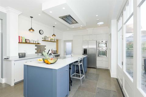 69 Banstead Road, Epsom, KT17 3HH