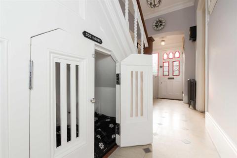 69 Banstead Road, Epsom, KT17 3HH