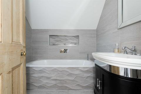 69 Banstead Road, Epsom, KT17 3HH