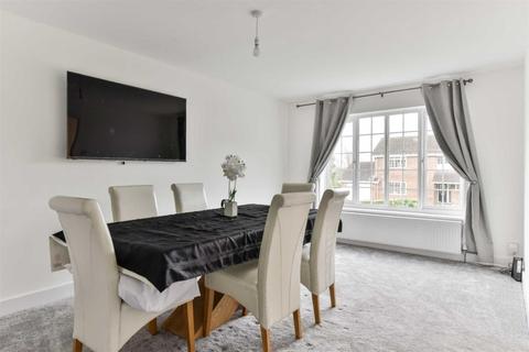 16 Geralds Grove, Banstead, SM7 1NE