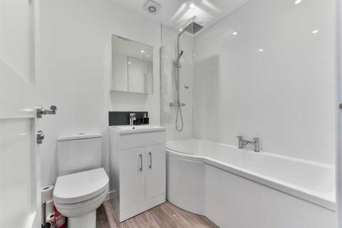 16 Geralds Grove, Banstead, SM7 1NE