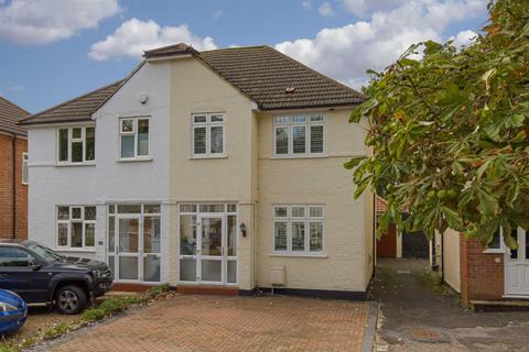 28 Chipstead Way, Banstead, SM7 3JP