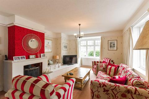 1 Duffield Road, Walton On The Hill, Tadworth, KT20 7UQ