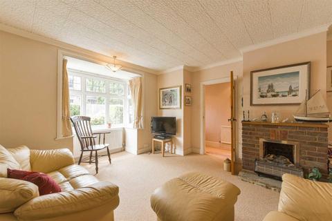 1 Duffield Road, Walton On The Hill, Tadworth, KT20 7UQ