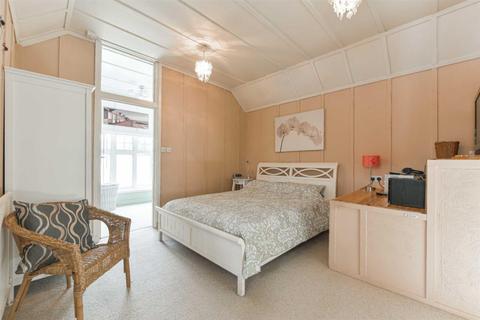 1 Duffield Road, Walton On The Hill, Tadworth, KT20 7UQ