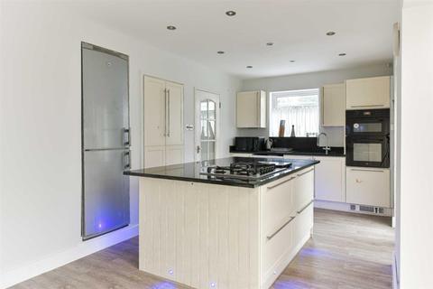 23 Gale Crescent, Banstead, SM7 2HZ