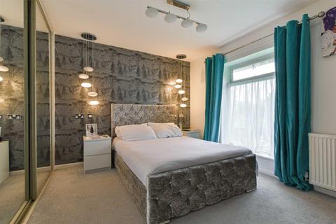23 Gale Crescent, Banstead, SM7 2HZ