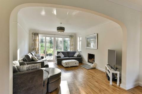 43 Burgh Wood, Banstead, SM7 1EW