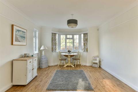 43 Burgh Wood, Banstead, SM7 1EW