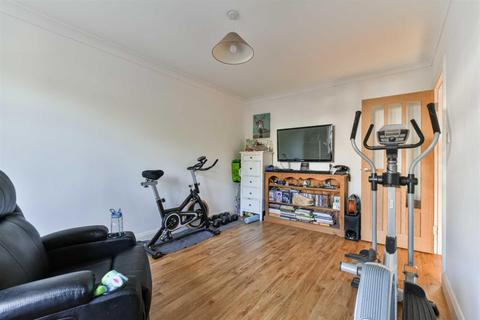 43 Burgh Wood, Banstead, SM7 1EW