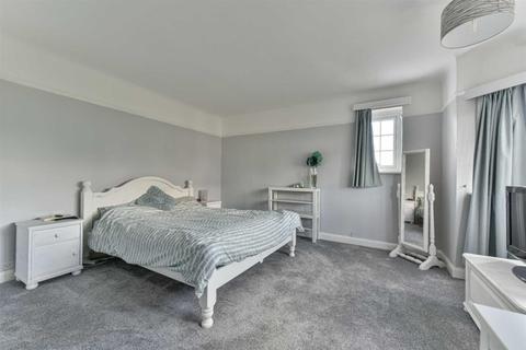43 Burgh Wood, Banstead, SM7 1EW