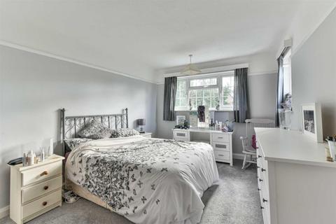 43 Burgh Wood, Banstead, SM7 1EW