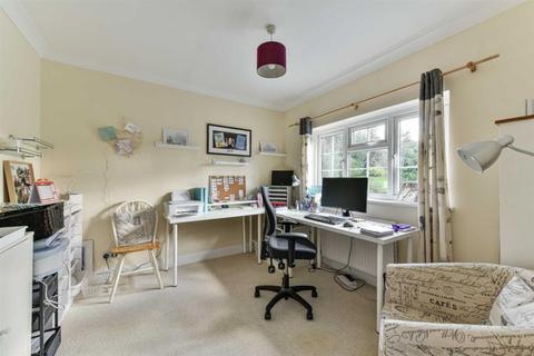 43 Burgh Wood, Banstead, SM7 1EW