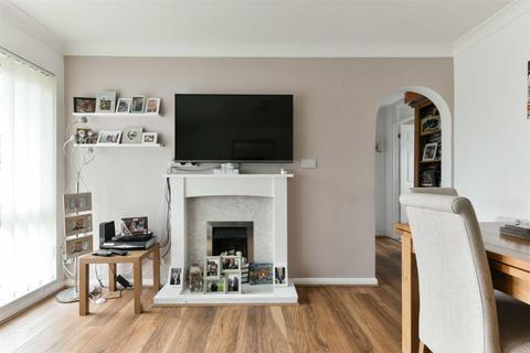 78 Long Walk, Epsom, KT18 5TP
