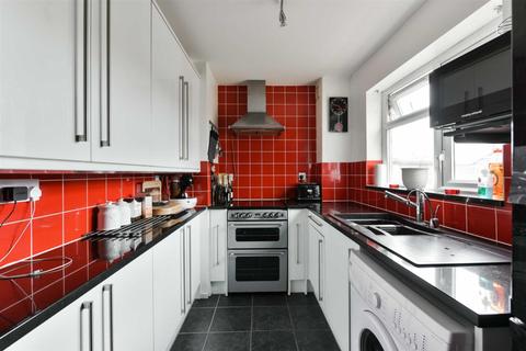 78 Long Walk, Epsom, KT18 5TP