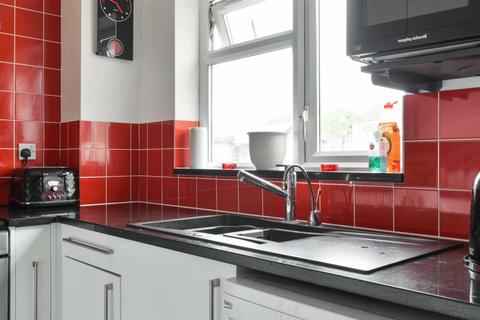 78 Long Walk, Epsom, KT18 5TP