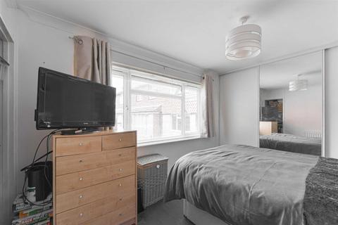 78 Long Walk, Epsom, KT18 5TP