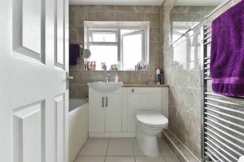 78 Long Walk, Epsom, KT18 5TP