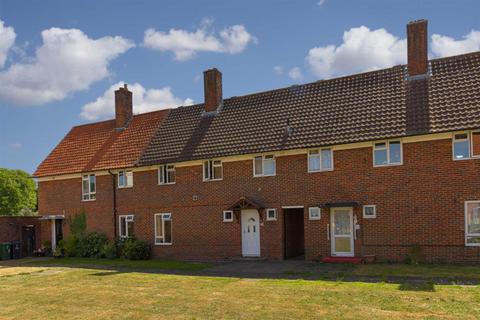 8 Horsecroft, Banstead, SM7 2HB