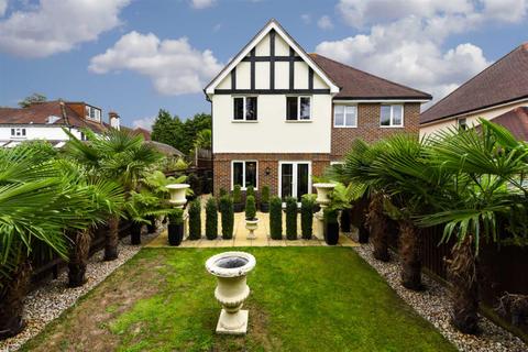 22 Birch Close, Banstead, SM7 1NR