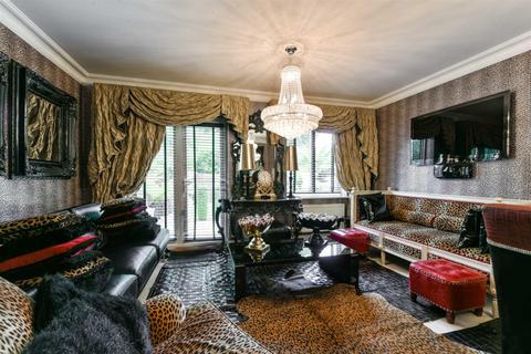 22 Birch Close, Banstead, SM7 1NR