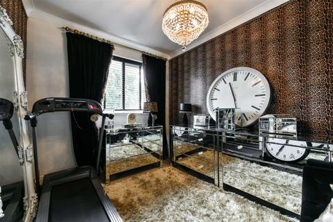 22 Birch Close, Banstead, SM7 1NR